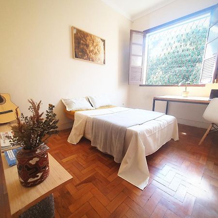 Quarto Casal Com Janela Casa Caramel Belo Horizonte Ngoại thất bức ảnh