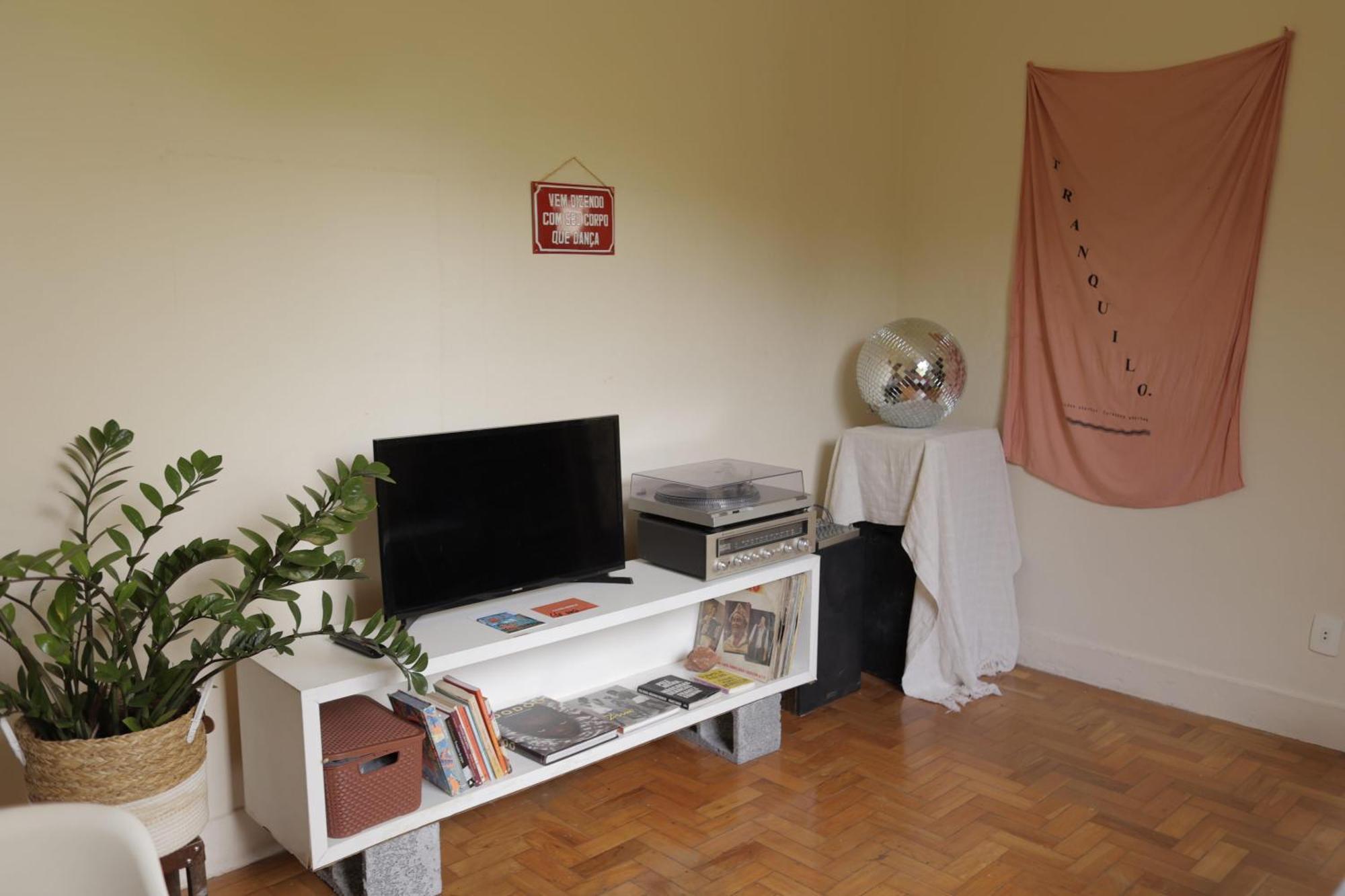 Quarto Casal Com Janela Casa Caramel Belo Horizonte Ngoại thất bức ảnh