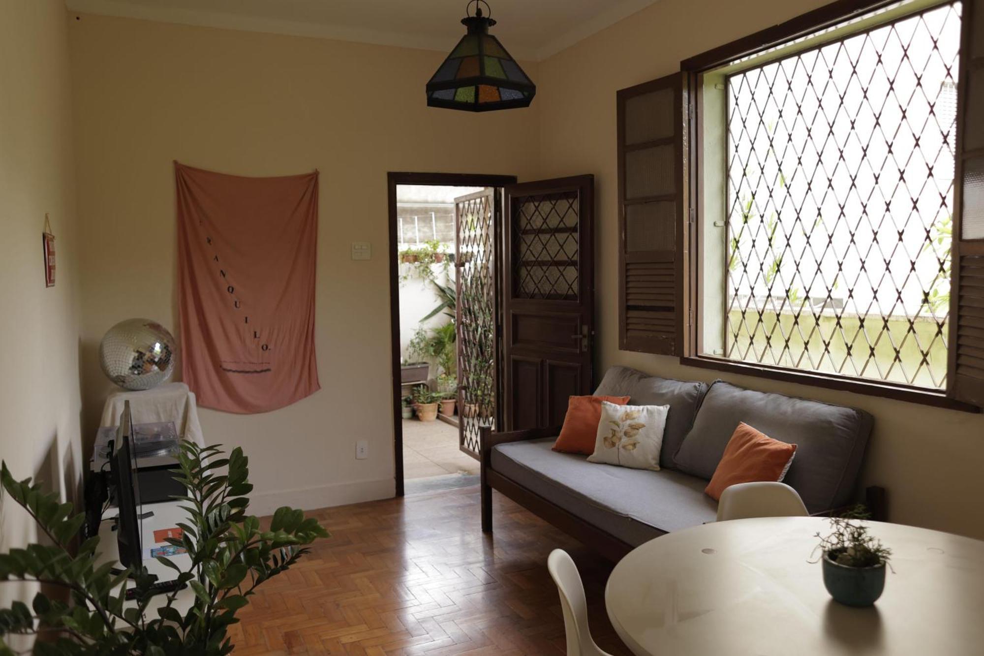 Quarto Casal Com Janela Casa Caramel Belo Horizonte Ngoại thất bức ảnh